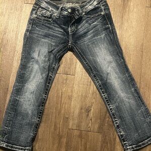 Women's Dark Wash Distressed capri Jeans